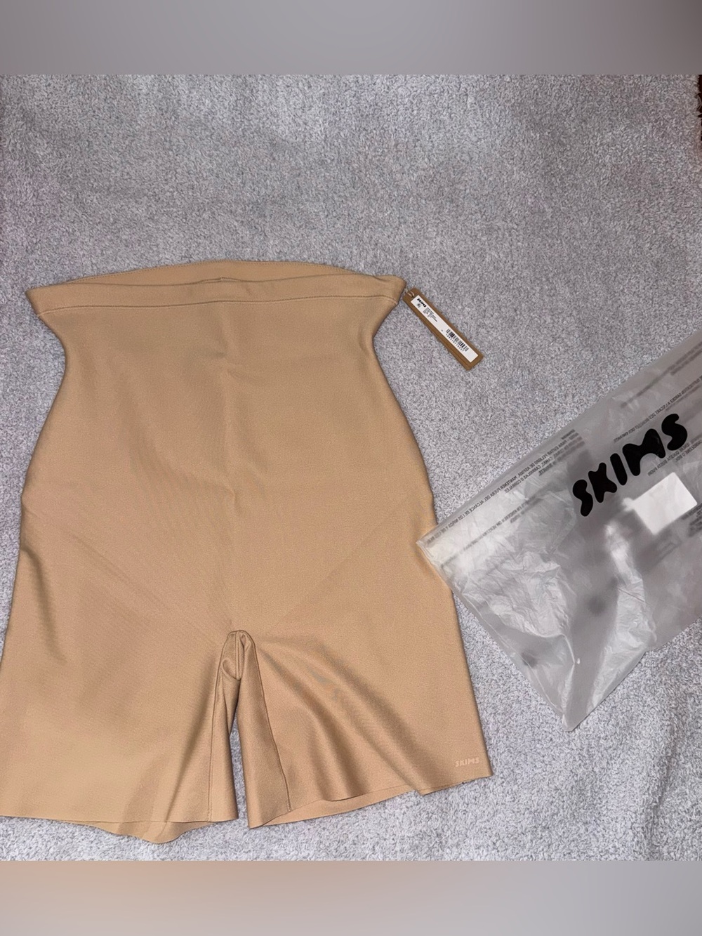 Skims Body CS Mid Rise Shorts